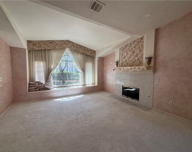 2424 Ocean Front Drive - Photo Thumbnail 2