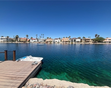 2424 Ocean Front Drive - Photo Thumbnail 16