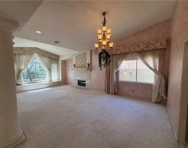 2424 Ocean Front Drive - Photo Thumbnail 10