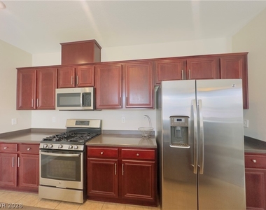 6255 W Arby Avenue - Photo Thumbnail 3
