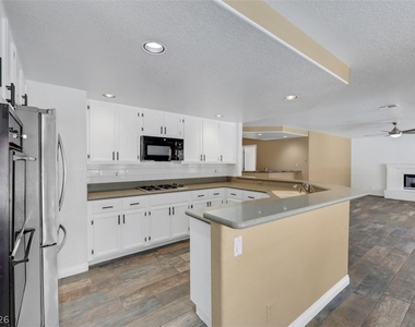 815 Stillwater Lane - Photo Thumbnail 6