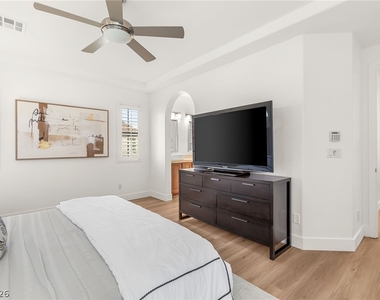 11392 Corsica Mist Avenue - Photo Thumbnail 8
