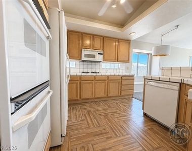 2012 Cedarcrest Court - Photo Thumbnail 7