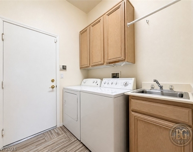 2012 Cedarcrest Court - Photo Thumbnail 14