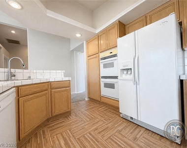 2012 Cedarcrest Court - Photo Thumbnail 8