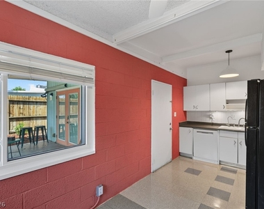 1305 Phillips Avenue - Photo Thumbnail 17