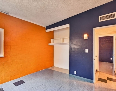 1305 Phillips Avenue - Photo Thumbnail 9