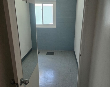 1305 Phillips Avenue - Photo Thumbnail 5