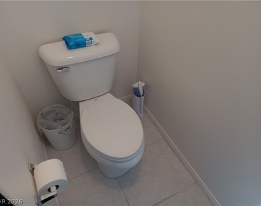 546 E Elsie Lane - Photo Thumbnail 13