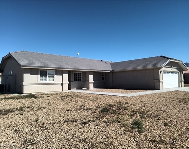 546 E Elsie Lane - Photo Thumbnail 1