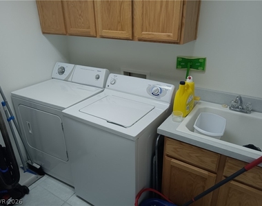 546 E Elsie Lane - Photo Thumbnail 20