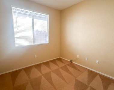 10724 Windrose Point Avenue - Photo Thumbnail 21