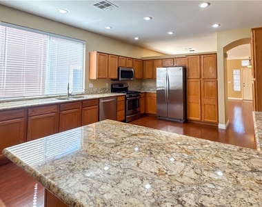 10724 Windrose Point Avenue - Photo Thumbnail 5