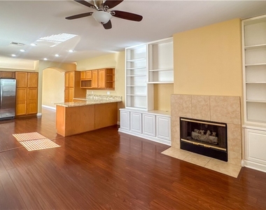 10724 Windrose Point Avenue - Photo Thumbnail 16