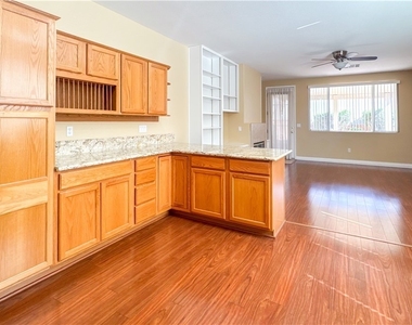 10724 Windrose Point Avenue - Photo Thumbnail 18