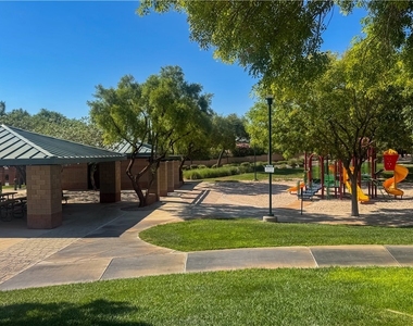 10724 Windrose Point Avenue - Photo Thumbnail 43