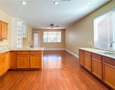 10724 Windrose Point Avenue - Photo Thumbnail 8