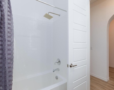 689 Monteverdi Peak Street - Photo Thumbnail 7