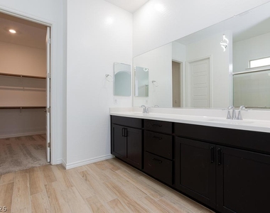 689 Monteverdi Peak Street - Photo Thumbnail 19