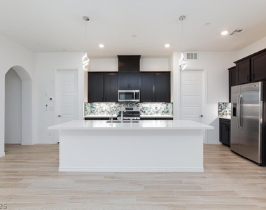 689 Monteverdi Peak Street - Photo Thumbnail 13