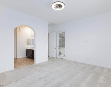 689 Monteverdi Peak Street - Photo Thumbnail 18