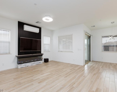 689 Monteverdi Peak Street - Photo Thumbnail 10