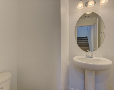 5174 Olga Manor Avenue - Photo Thumbnail 15