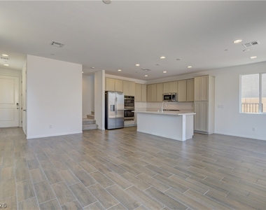 5174 Olga Manor Avenue - Photo Thumbnail 3