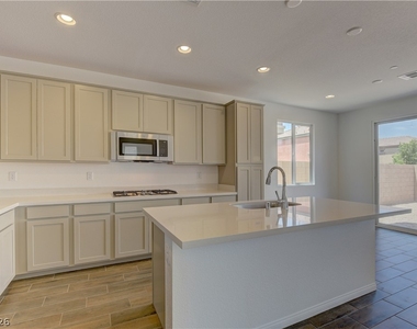 5174 Olga Manor Avenue - Photo Thumbnail 5