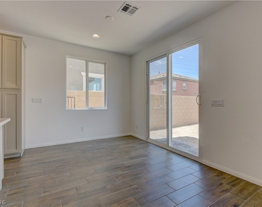 5174 Olga Manor Avenue - Photo Thumbnail 7