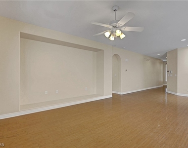 10240 Gladstone Peak Street - Photo Thumbnail 9
