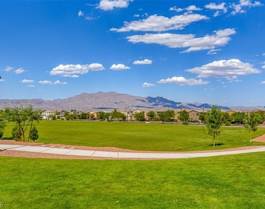 10240 Gladstone Peak Street - Photo Thumbnail 51