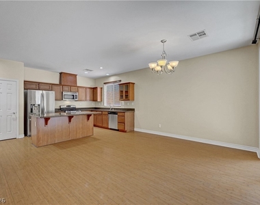 10240 Gladstone Peak Street - Photo Thumbnail 15