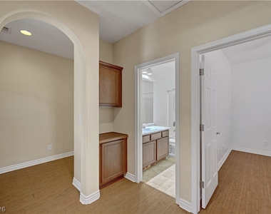 10240 Gladstone Peak Street - Photo Thumbnail 32