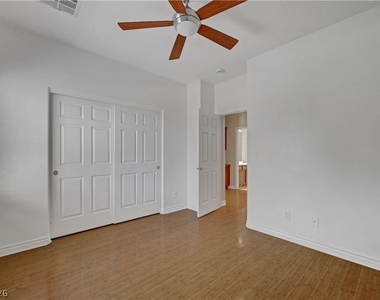 10240 Gladstone Peak Street - Photo Thumbnail 36
