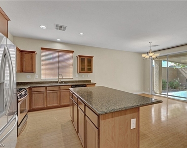 10240 Gladstone Peak Street - Photo Thumbnail 21