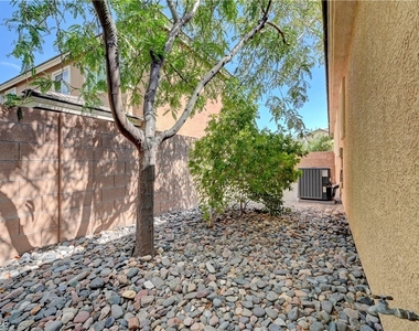 10240 Gladstone Peak Street - Photo Thumbnail 47