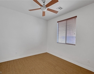 10240 Gladstone Peak Street - Photo Thumbnail 33