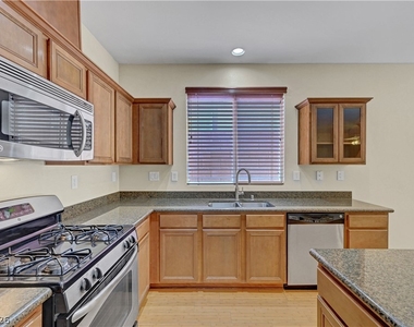 10240 Gladstone Peak Street - Photo Thumbnail 20