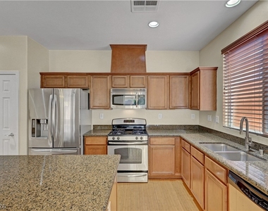 10240 Gladstone Peak Street - Photo Thumbnail 18