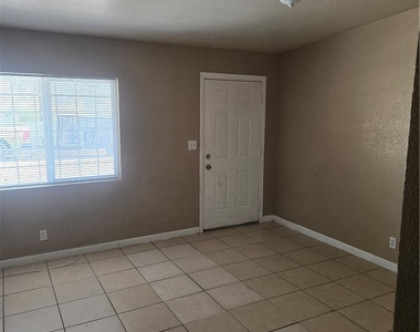 741 N 10th Street - Photo Thumbnail 1