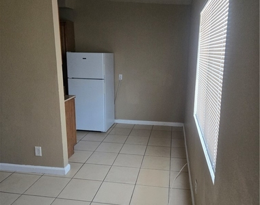 741 N 10th Street - Photo Thumbnail 11