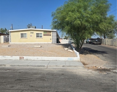741 N 10th Street - Photo Thumbnail 15