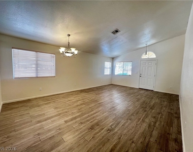 7100 Village Shore Court - Photo Thumbnail 11