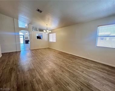 7100 Village Shore Court - Photo Thumbnail 12