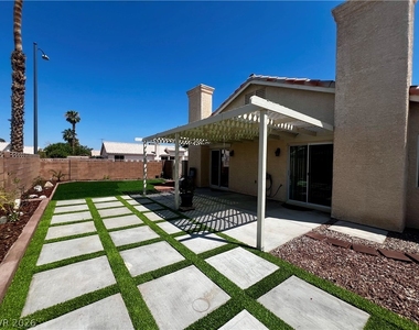 7100 Village Shore Court - Photo Thumbnail 4