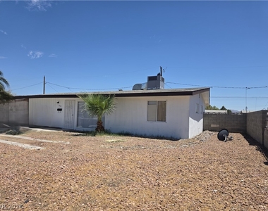 910 Magnolia Avenue - Photo Thumbnail 1