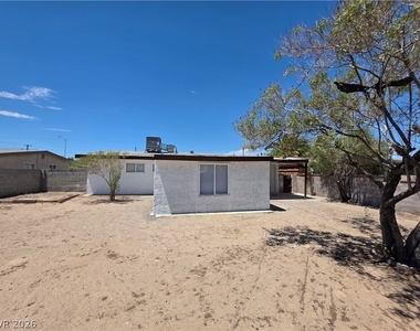 910 Magnolia Avenue - Photo Thumbnail 2