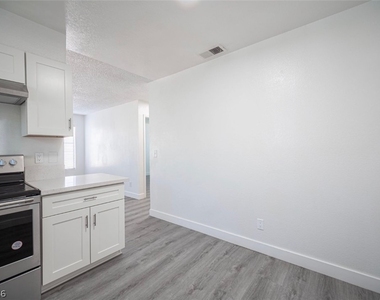 921 Snug Harbor Street - Photo Thumbnail 15