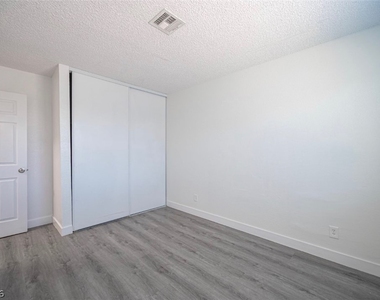 921 Snug Harbor Street - Photo Thumbnail 23